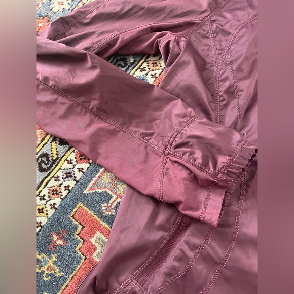 Lululemon Athletica Hooded Jacket redwood purple eggplant 4 - Picture 3 of 10